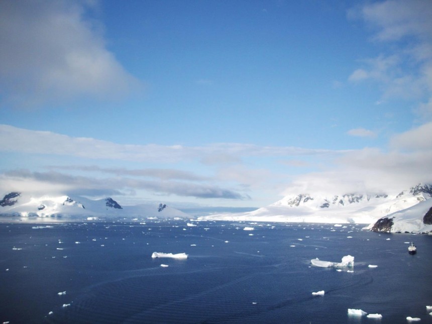 antarctica paradise harbor view 3